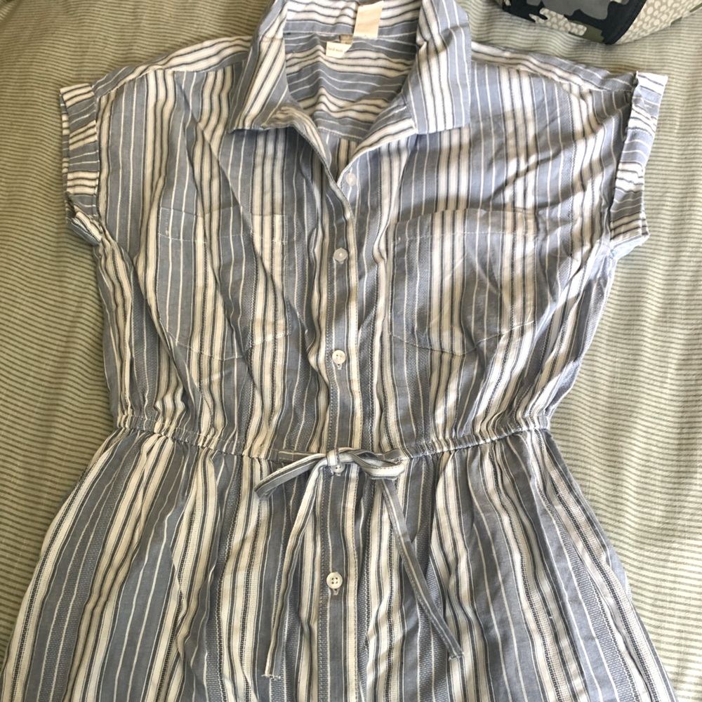 Cute Stripped Linen Dress with Drawstring detail. Size Medium